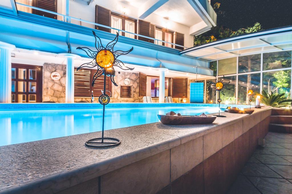 Ičići Villa Roses Apartments & Wellness מראה חיצוני תמונה