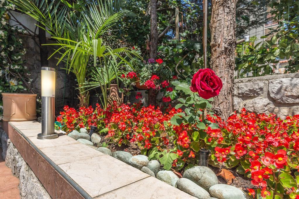 Ičići Villa Roses Apartments & Wellness מראה חיצוני תמונה