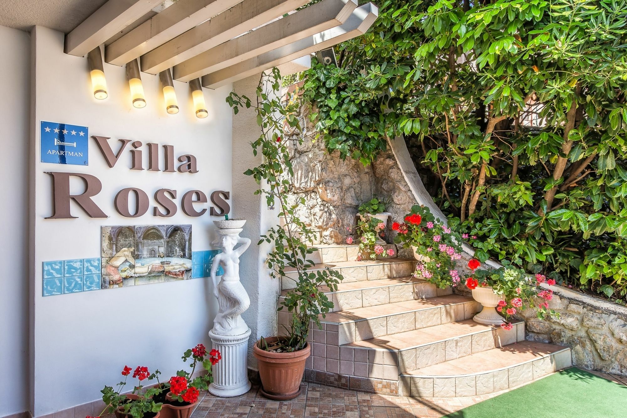 Ičići Villa Roses Apartments & Wellness מראה חיצוני תמונה
